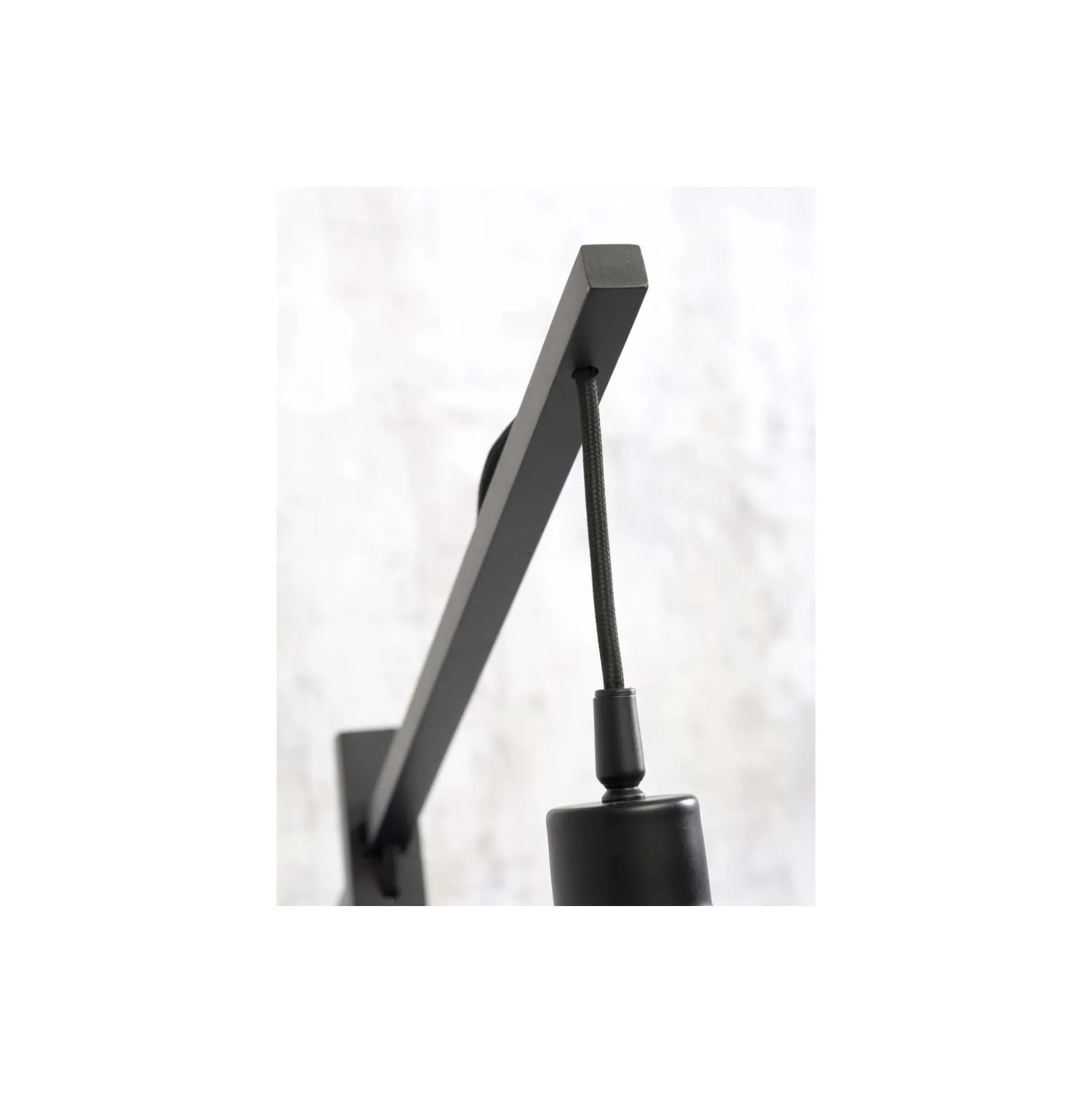 Good&Mojo Golvlampa Iguazu Bambu Svart | Passande för 1x E27